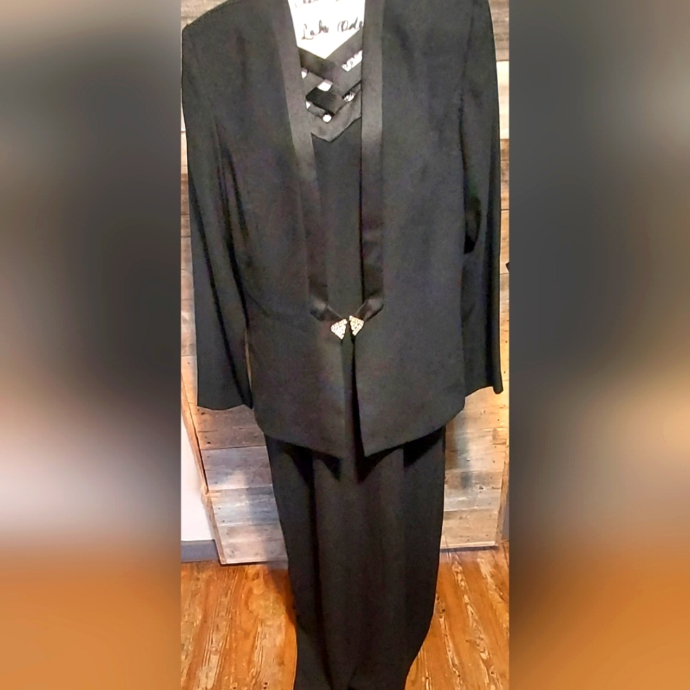 Karen Miller plus size evening tuxedo dress in a size 20 black in color